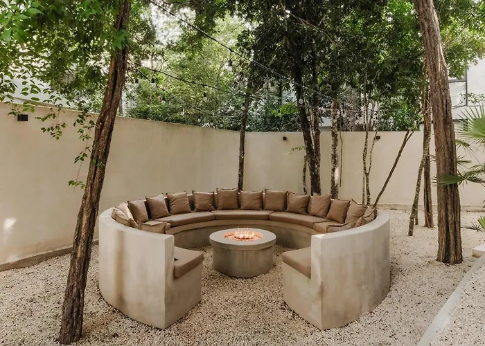 Jungle For 16 - Dual Pools & Fire Pit *